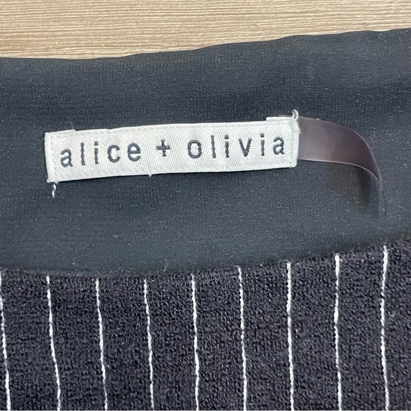 Alice & Olivia Winston Black Pinstripe Half Sleeve Sweater Top - Picture 6 of 11